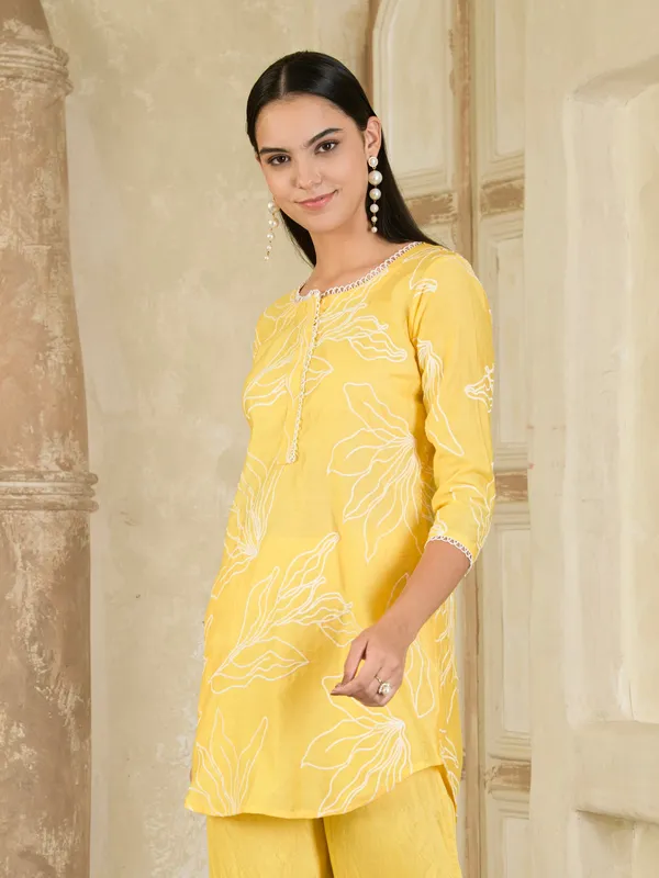 Yellow_Embroidered_Chanderi_Co-Ord_Set