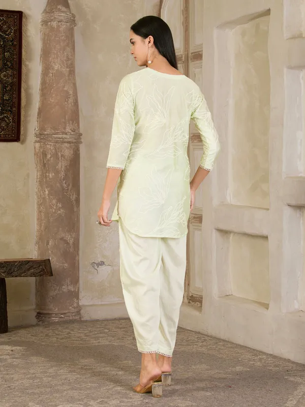 Pastel_Green_Embroidered_Chanderi_Co-Ord_Set