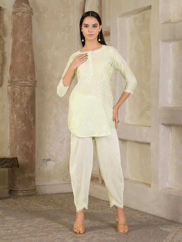 Pastel_Green_Embroidered_Chanderi_Co-Ord_Set
