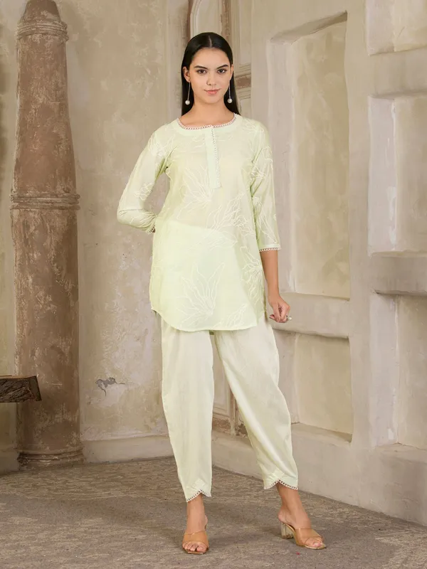 Pastel_Green_Embroidered_Chanderi_Co-Ord_Set