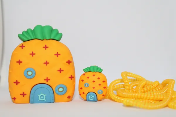 Orange_Pineapple_House_Silicone_Cable_Protector_Set_Of_4-_Only_for_Iphone_(18-20_Watt_Charger)