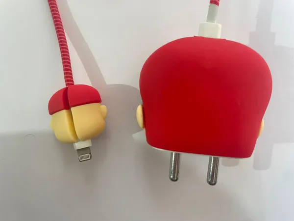 Super_Mario_Character_Soft_Eraser_Set_Red_White_Multi_Size-_Only_for_Iphone_(18-20_Watt_Charger)