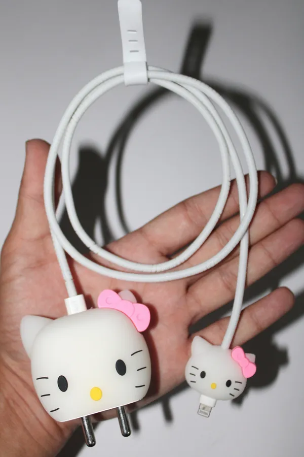 Silicone_Cable_Protector_Hello_Kitty_Design_Charger_White_Pink_Set_Of_4-_Only_for_Iphone_(18-20_Watt_Charger)