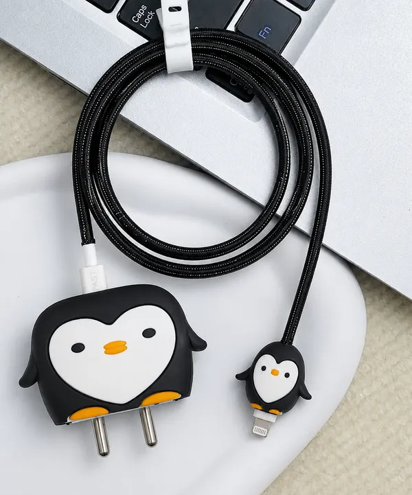 Penguin_Heart_Face_Plush_Toy_Set_Of_2_Sizes-_Only_for_Iphone_(18-20_Watt_Charger)