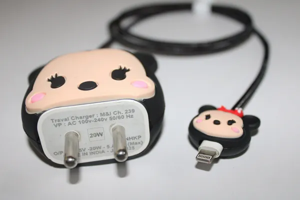 Minnie_Mouse_Tsum_Tsum_Silicone_Cable_Protector_Set_Of_4-_Only_for_Iphone_(18-20_Watt_Charger)