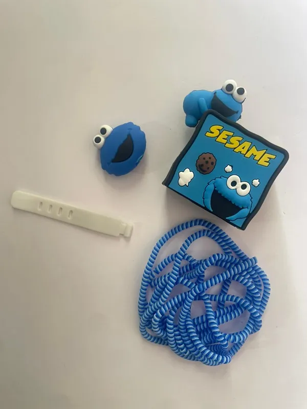 Silicone_Cable_Protector_Cookie_Monster_Design_Charger_Blue_Set_Of_4-_Only_for_Iphone_(18-20_Watt_Charger)