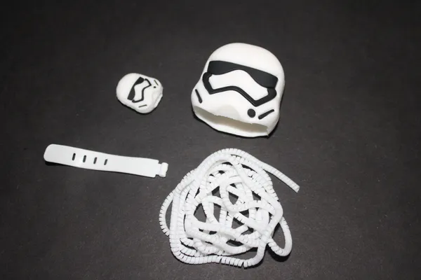 Star_Wars_Stormtrooper_Helmet_Collectible_Set_White-_Only_for_Iphone_(18-20_Watt_Charger)