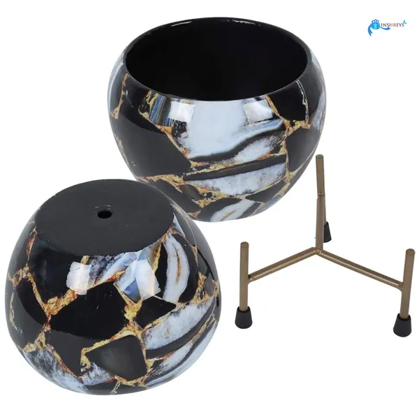 Printed_Plant_Pot_With_Metal_Stand