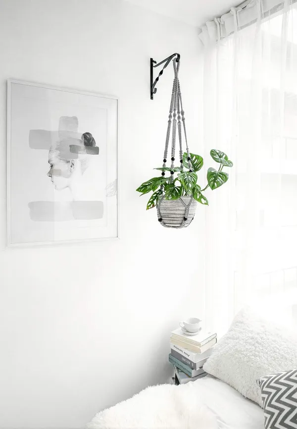 Macrame_Plant_Hanger_With_Wood_Beads