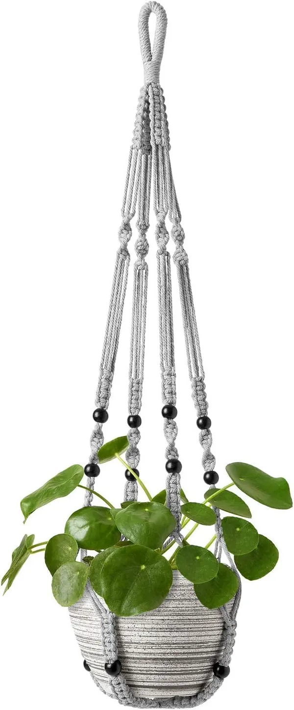 Macrame_Plant_Hanger_With_Wood_Beads