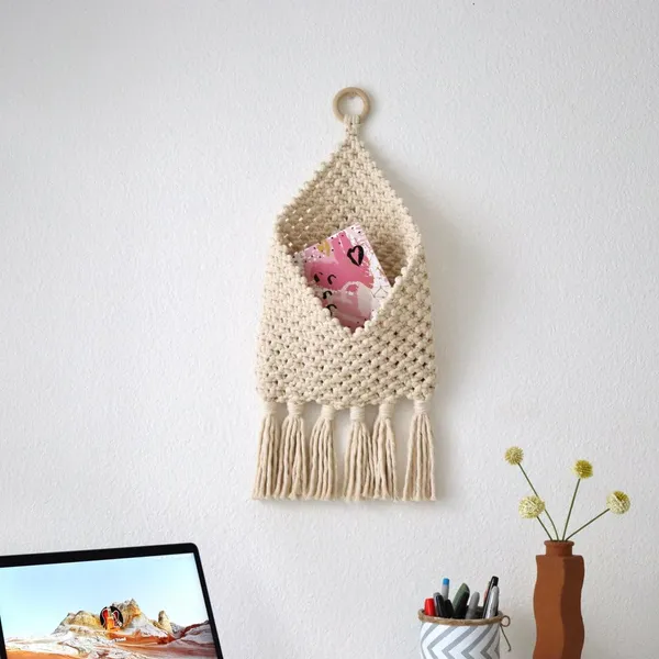 Macrame_Hanging_Book_Holder_|_Boho_Wall_Shelf_Organizer