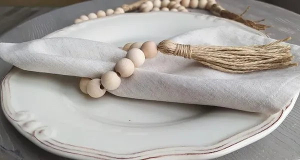 Wooden_Bead_Napkin_Rings_Set_of_6_|_Farmhouse_Table_Décor
