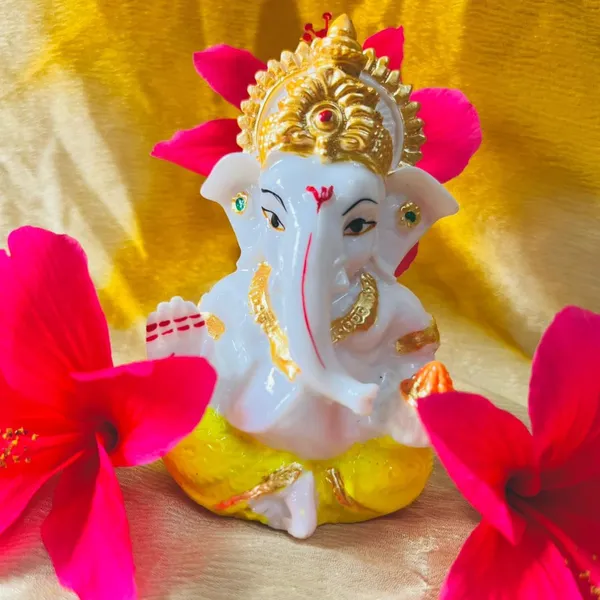 Lord_Ganesha_Idol_Statue_|_Car_Dashboard_&_Home_Mandir_DÃ©cor