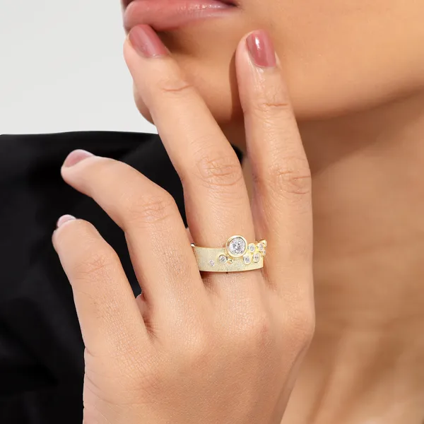 Ora_Golden_Diamond_Adjustable_Ring