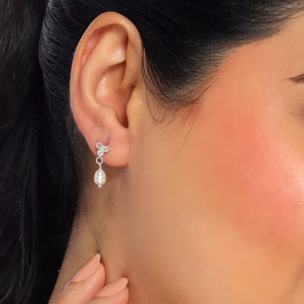 Noa_Silver_Pearl_Earrings