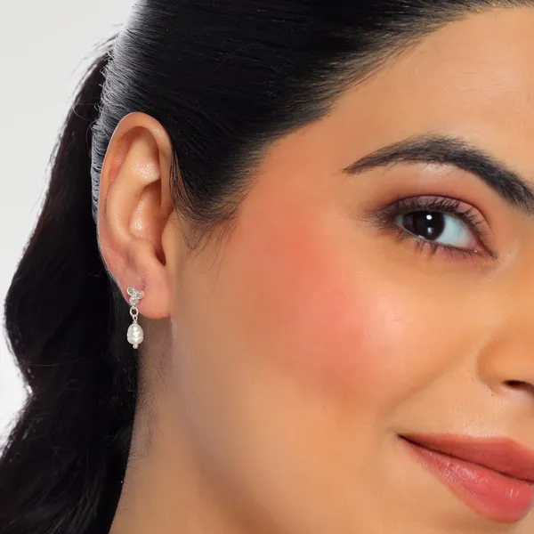 Noa_Silver_Pearl_Earrings
