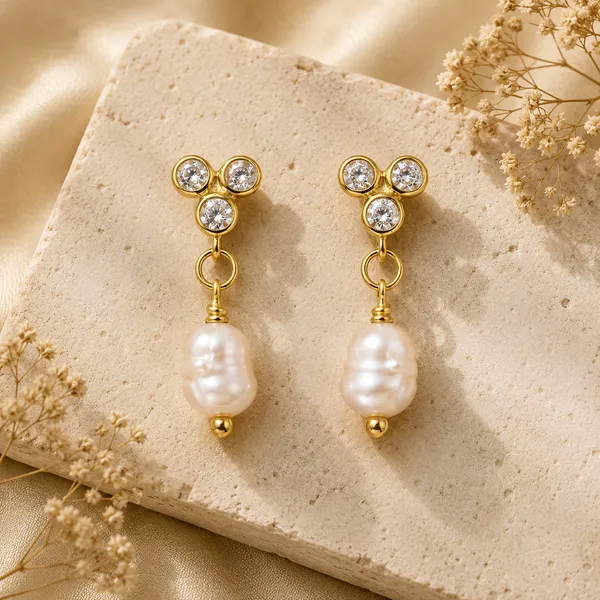Noa_Golden_Pearl_Earrings