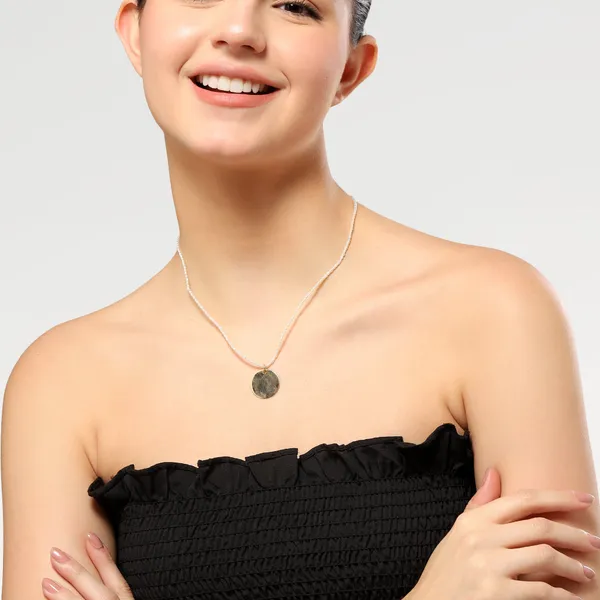 Loe_Golden_Pearl_Necklace