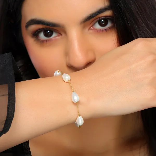 Fysa_Golden_Pearl_Bracelets