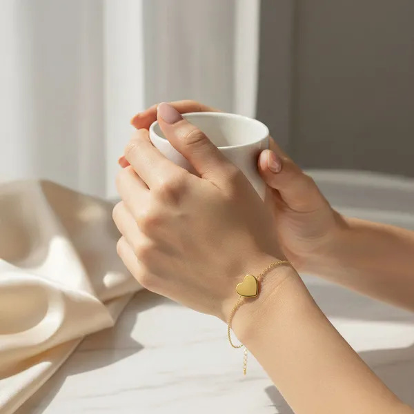 Eavi_Golden_Heart_Bracelet