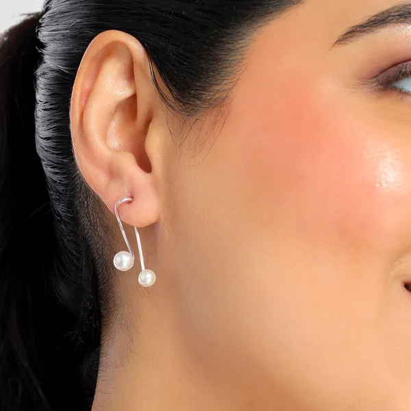 Sia_Silver_Pearl_Earrings