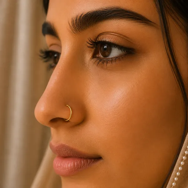 Aemi_Golden_Nose_Pin