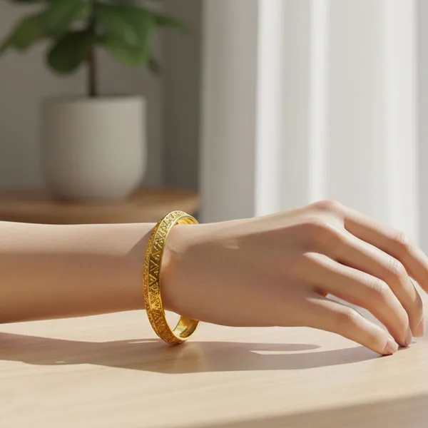 Rony_Golden_Elegant_Bangle