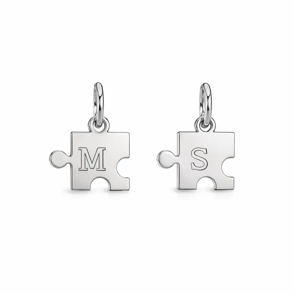 Dova_Silver_Alphabetical_Necklace_Set