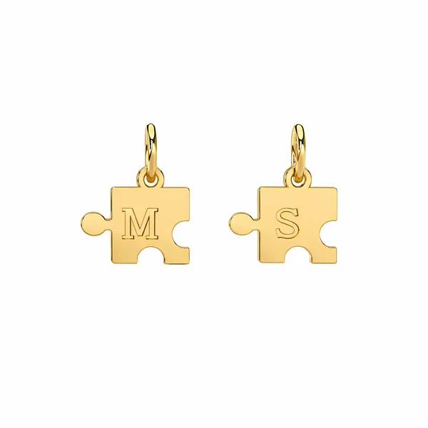 Dova_Golden_Alphabetical_Necklace_Set