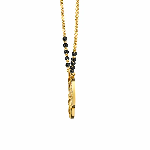 Sia_Golden_Mangalsutra