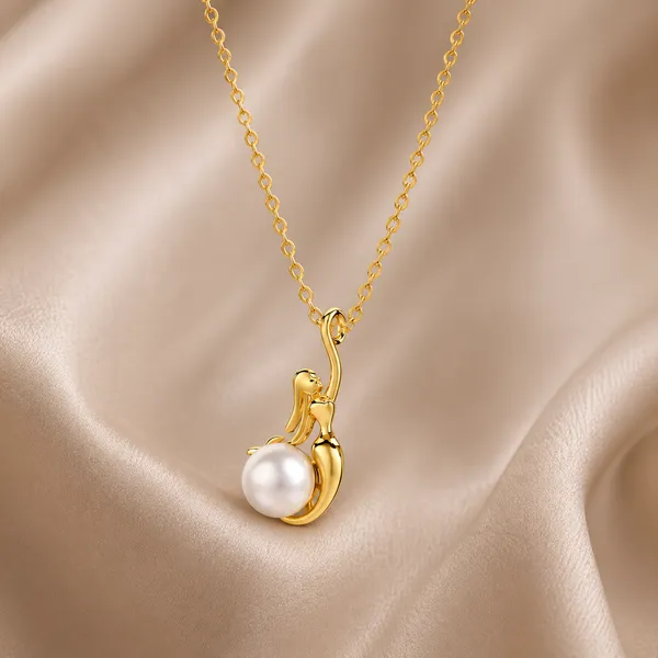 Wren_Golden_Pearl_Necklace