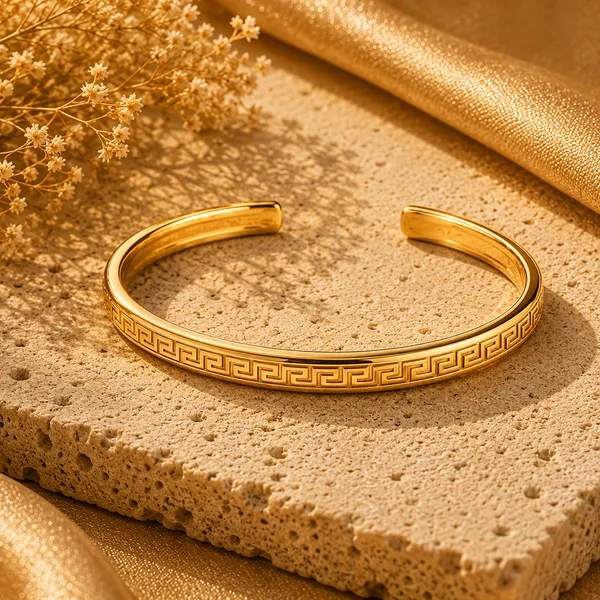 Mack_Golden_Bangle_Bracelet