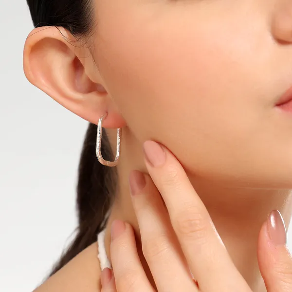 Ilia_Silver_Huggies_Earrings