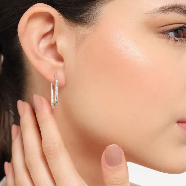Ilia_Silver_Huggies_Earrings