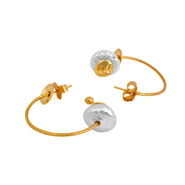 Juno_Golden_Huggies_Pearl_Earrings