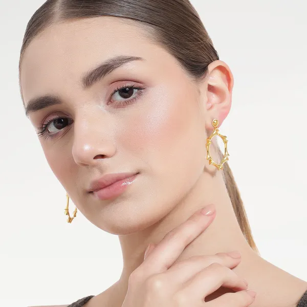Anya_Golden_Dangle_Earrings