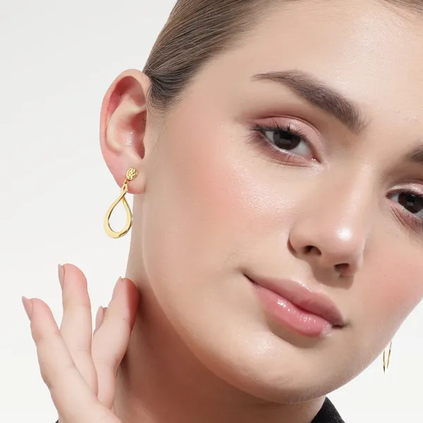 Asia_Golden_Dangle_Earrings