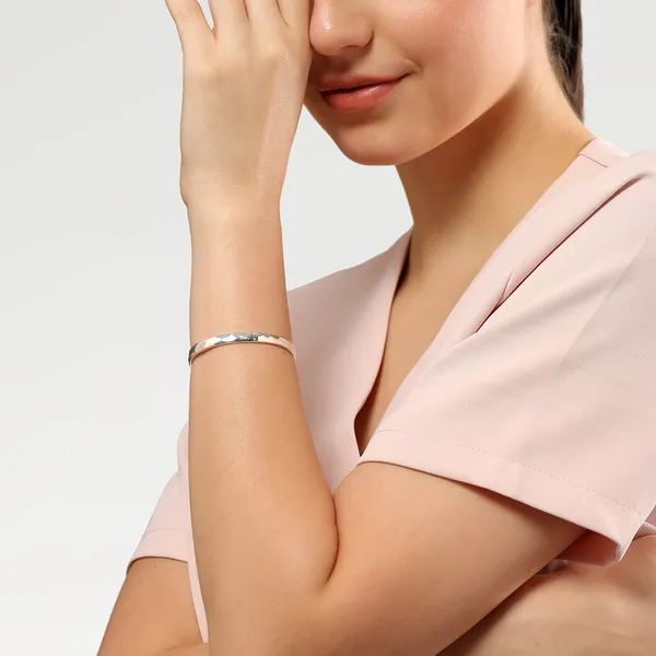 Rina_Silver_Hammered_Bangle