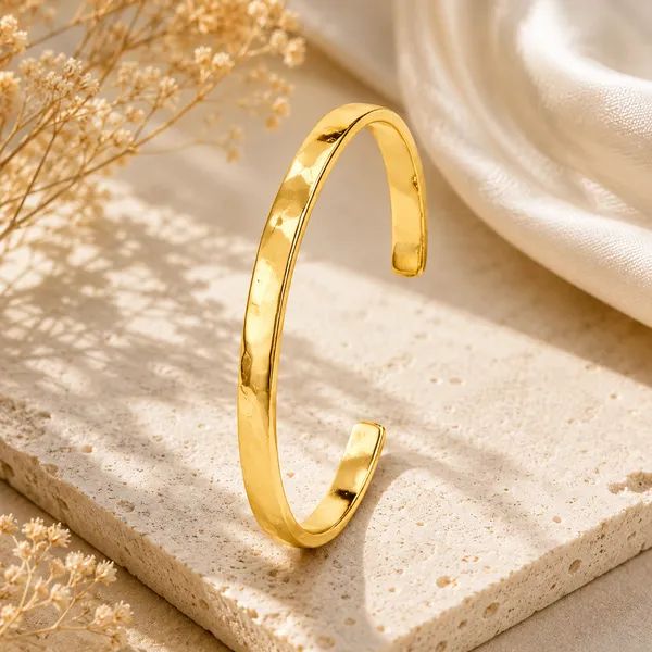 Rina_Golden_Hammered_Bangle
