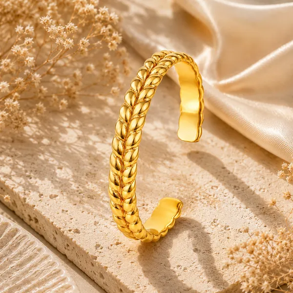 Ria_Golden_Embossed_Cuff_Bangle