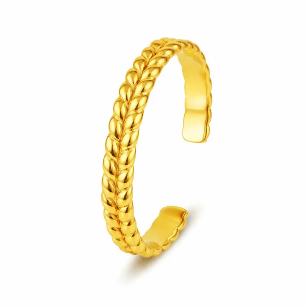 Ria_Golden_Embossed_Cuff_Bangle