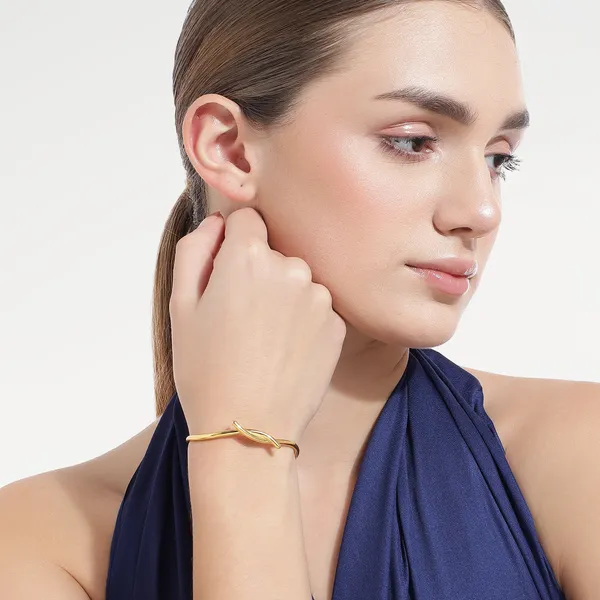 Rosa_Golden_Wire_Cuff_Bracelets