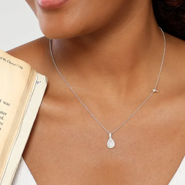 Jia_Silver_Embossed_Necklace