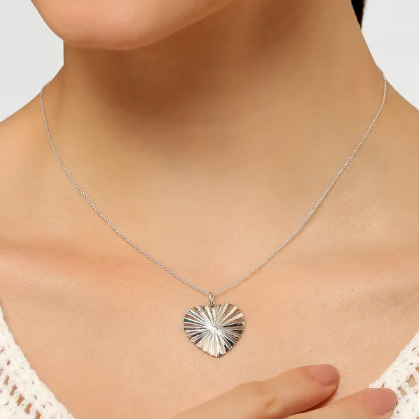 Isha_Silver_Heart_Pendant
