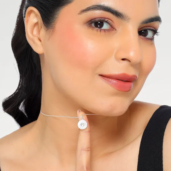 Mia_Silver_Moonstone_Pendant