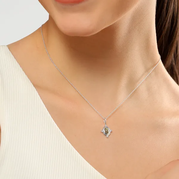 Zoe_Silver_Labradorite_Pendant