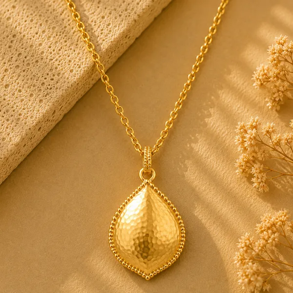 Nora_Golden_Pendant
