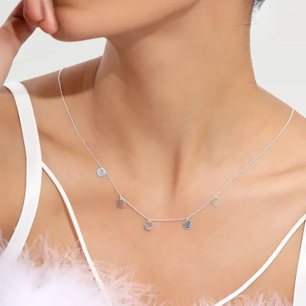 Mia_Silver_Elegant_Necklace