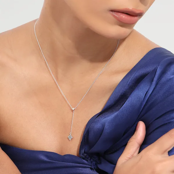 Lio_Silver_Zirconia_Necklace