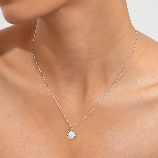 Ava_Silver_Sun_Flower_Necklace